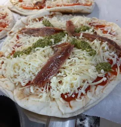 Pizza Casera con Pan Naam