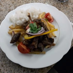 Lomo saltado